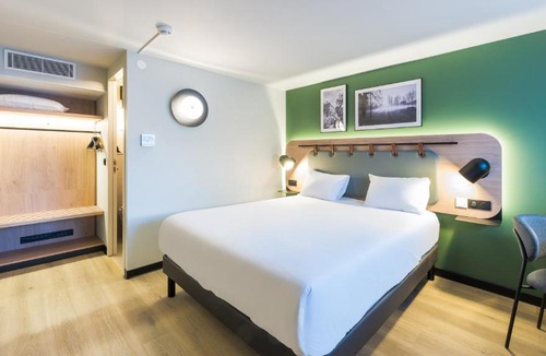 Bron Hotel | Campanile NATURE - Lyon Est Bron Eurexpo