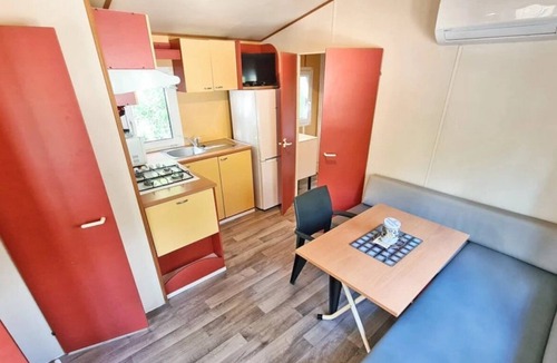 Saint-Auban House | Camping 2 étoiles - Piscine - ccbgdcb