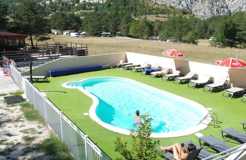 Saint-Auban House | Camping 2 étoiles - Piscine - ccbgdcc