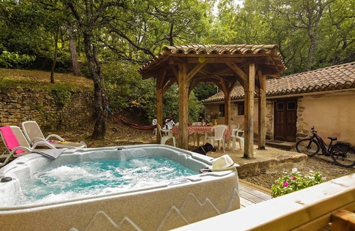 Saignon House | Camping 4 étoiles - Piscine - ccbehha