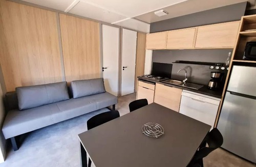 Mandelieu-La-Napoule Ski Chalet | Camping la Provençale * - Chalet Premium Getaway 2 bedrooms 4 people