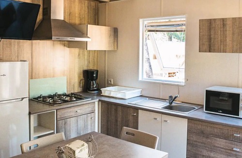 Carqueiranne Ski Chalet | Camping Le Beau Vézé* - Chalet Vanille 4 rooms 6/8 people Air-conditioned