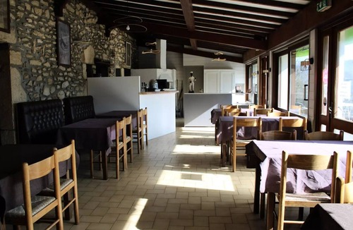 Miribel-les-Echelles Ski Chalet | Camping Le Balcon de Chartreuse* - Chalet Anémone 2 People
