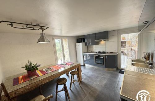Montbolo House | Can prim