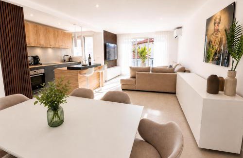 Riou - Petit Juas - Av de Grasse Apartment | Cannes centre 80m2 - terrasse - parking gratuit