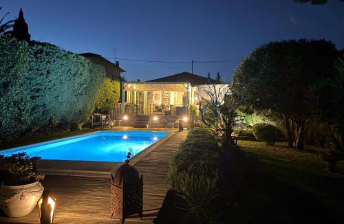 Riou - Petit Juas - Av de Grasse Villa | Cannes Charming Villa Hideaway Secret Garden & Pool Near Centre