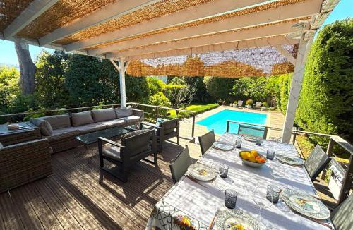 Riou - Petit Juas - Av de Grasse Villa | Cannes Charming Villa Hideaway Secret Garden & Pool Near Centre