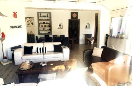 Riou - Petit Juas - Av de Grasse Villa | Cannes Charming Villa Hideaway Secret Garden & Pool Near Centre