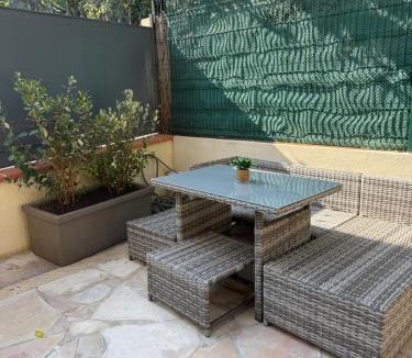 Prado - Republique Villa | CANNES Maison Design "DOLCE VITA"