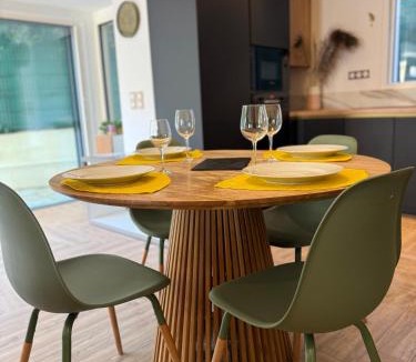Prado - Republique Villa | CANNES Maison Design "DOLCE VITA"