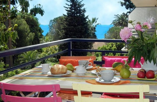 La Croix des Gardes Apartment | Cannes Plage