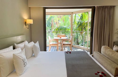 Riou - Petit Juas - Av de Grasse Hotel | Cannes Villa St Barth