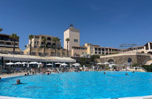 Cap Esterel Apartment | Cap Esterel - Charmant T2 climatisé vue mer 4/5 pers - Piscine - Parking