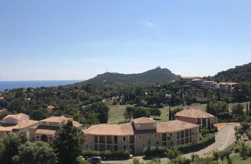 Cap Esterel Apartment | Cap Esterel: Duplex 3 pièces vue mer, climatisation - FR-1-504-658
