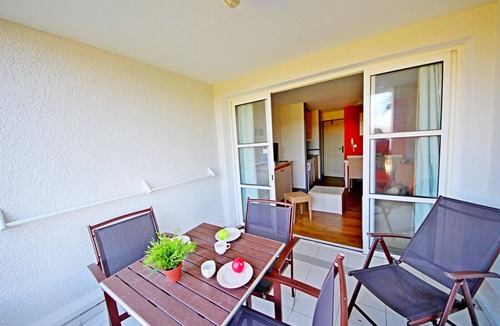Cap Esterel Apartment | Cap Esterel - Studio Cabine/terrasse/parking/piscine - Proche Plage
