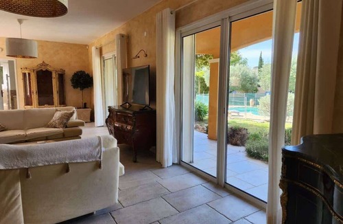Carcassonne House | Carcassonne Villa: Pool, Garden & A/C!