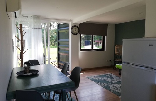 Chateauneuf-sur-Isere Apartment | "CARGO LEASH CONTAINER