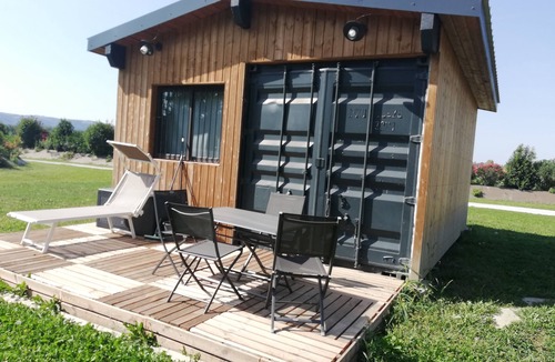 Chateauneuf-sur-Isere Apartment | "CARGO LEASH CONTAINER