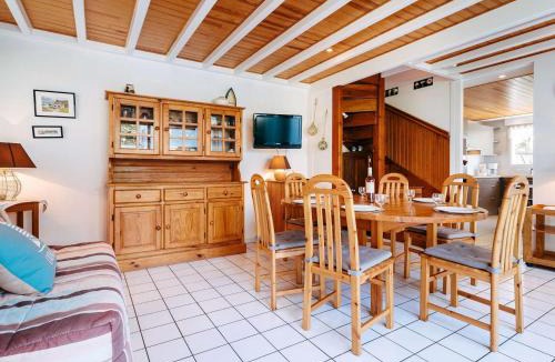 Carnac Villa | Carnac: Maison 4 pièces, 6 pers, Parking, Près plage - FR-1-477-54