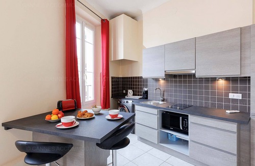 Cannes Old Town Apartment | Carrousel Stud-2201-Renovated studio just across the old harbour