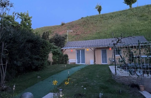 Brive-la-Gaillarde Apartment | Casa 4 Saisons - Studio - Piscine/Jardin - Proche centre-ville