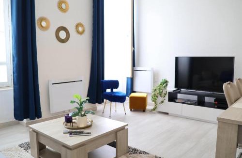 Nevers Apartment | Casa AZUL