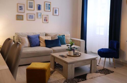 Nevers Apartment | Casa AZUL