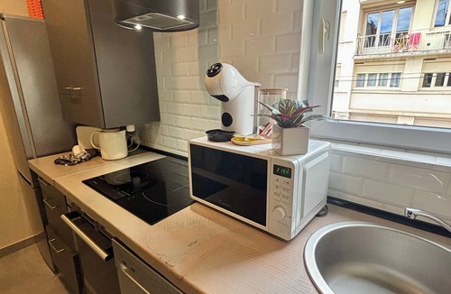 Brive-la-Gaillarde Apartment | Casa Jungle - Le Studio Végétal - Confort & Design