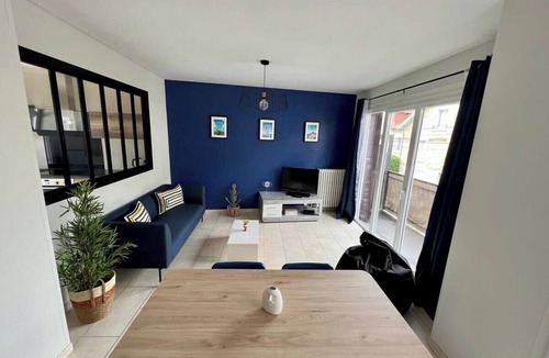 Brive-la-Gaillarde Apartment | Casa Viallatoux - Proche Centre - Parking Gratuit