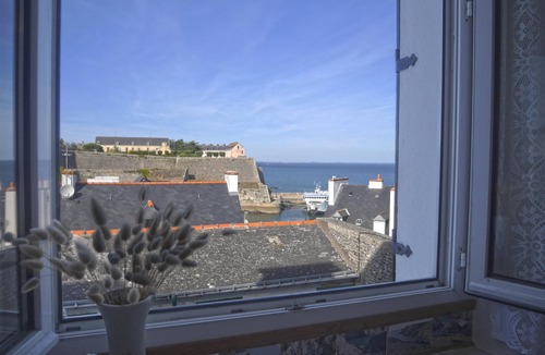 Le Palais Apartment | Central apartment with sea view terrace, pets allowed