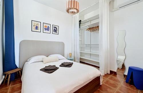 6th Arrondissement Apartment | Central - Bright - Air conditioning - Balcony