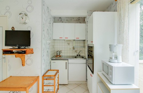 Cauterets Apartment | Central Studio for 4 with Parking, Near Ski Lift & Thermal Center