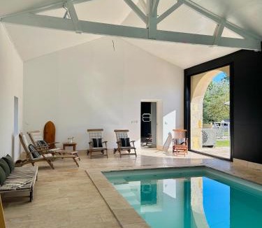 Queyrac Villa | Château Bernon Gite 15 Personnes - piscine et SPA
