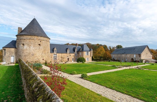 Alexain House | Château de Marigny - Piscine Privée, 8000m2 Jardin