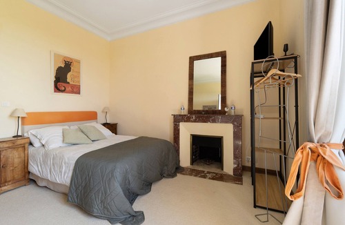 Saint-Mars-du-Desert Bed & Breakfast | Château du Perray – Duchesse Room with Shared Pool