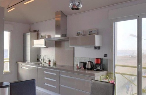 Port District Apartment | Châtelaillon-Plage: Appartement 4 pièces, 6 pers, terrasse, WIFI - FR-1-706-11