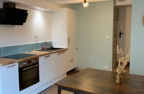 Chateau-Gontier Apartment | Charming apartment ideal for family, friends or business.