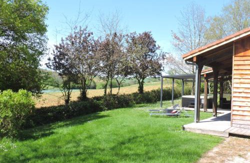 Peyrusse-Grande House | Chalet Cèdre - Piscine privée et Jacuzzi privatif dans le Gers
