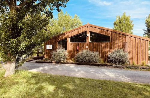 Le Chateau-d'Oleron Ski Chalet | Chalet confort - 2 Bedrooms + TV 4 people