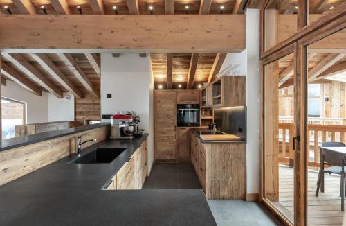 Courchevel Ski Chalet | Chalet d'Exception à Courchevel Village - FR-1-562-47