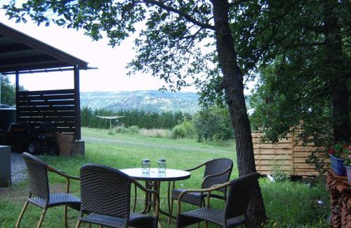 Leotoing Bed & Breakfast | Chalet de campagne LAJA only 5 min from autoroute A75
