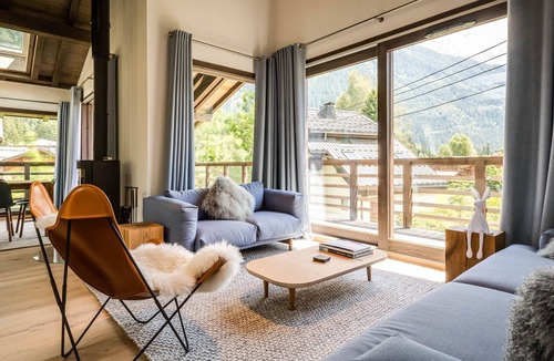 Les Tines Ski Chalet | Chalet Etoile: lovely brand new four bedroom chalet