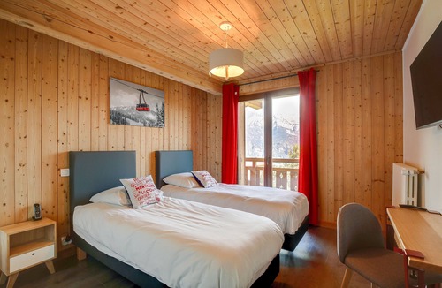 Cordon Ski Chalet | Chalet facing Mont Blanc for 45 people ideal for large groups