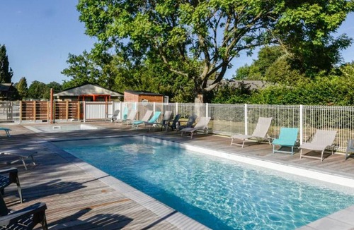 Saint-Gervais-d'Auvergne Ski Chalet | Chalet with Terrace for 6 People, 3 Bedrooms