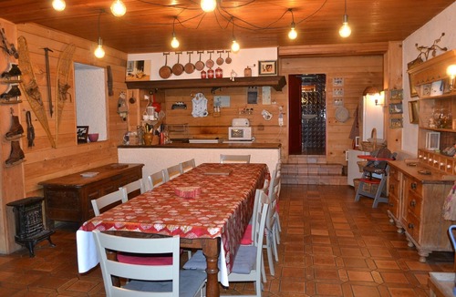 Bagneres-de-Luchon Ski Chalet | Chalet in Benque-sous Close Pistes Peyragudes Et Luchon