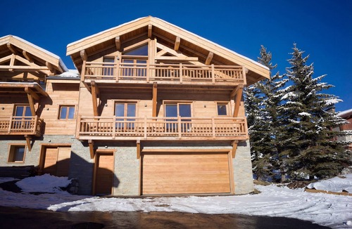 Montgenevre Ski Chalet | Chalet Isatis - luxury, space & doorstep skiing