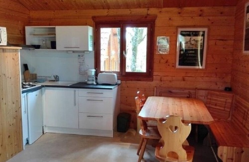 Saint-Cirq-Lapopie Ski Chalet | CHALET KNOWS THE CHARM OF ALL WOOD SPACIOUS STAY