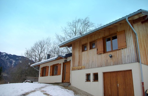 La Riviere-Enverse Ski Chalet | Chalet Le Cochon Noir sleeps 8 self catered big mountain view + logburner FAB
