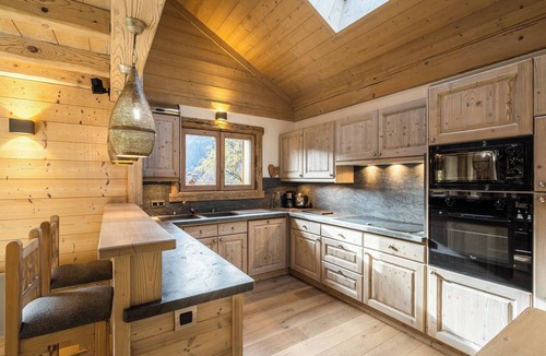 Meribel Village Ski Chalet | Chalet Ourson