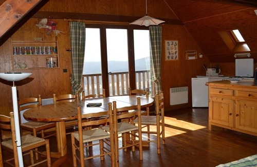 Les Angles Ski Chalet | Chalet panoramic view - guests